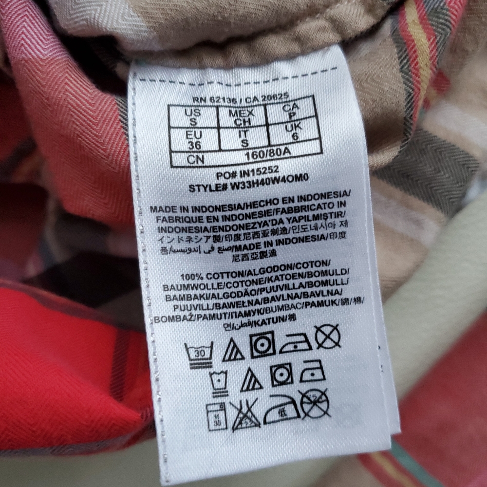 2/40$ Guess nice plaid pink button-down shirt - Picture 9 of 9